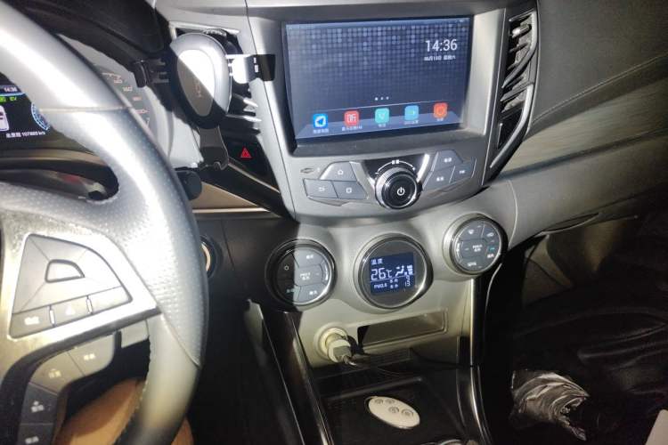 Used BYD Song New Energy 2017 Song DM 1.5TID All-Wheel Drive Luxury Model Audio And AC Panel