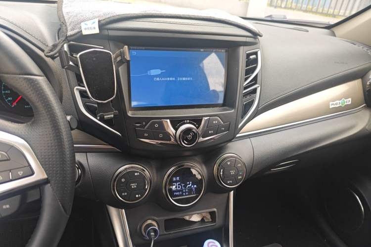 Used BYD Song New Energy 2017 Song DM 1.5TID All-Wheel Drive Luxury Model Audio And AC Panel