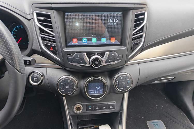 Used BYD Song New Energy 2017 Song DM 1.5TID All-Wheel Drive Luxury Model Audio And AC Panel