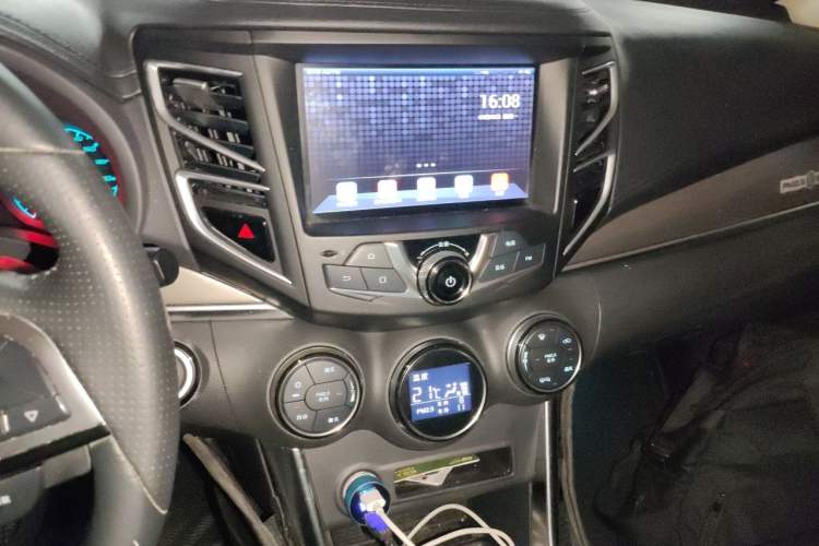 Used BYD Song New Energy 2017 Song DM 1.5TID All-Wheel Drive Luxury Model Audio And AC Panel