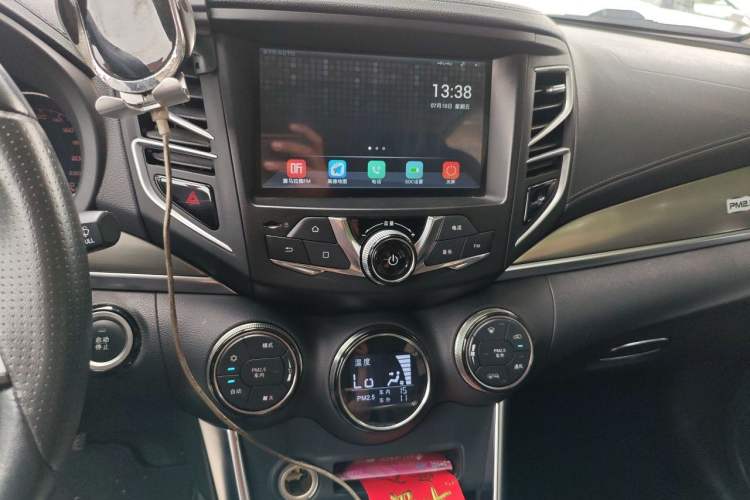 Used BYD Song New Energy 2017 Song DM 1.5TID All-Wheel Drive Luxury Model Audio And AC Panel