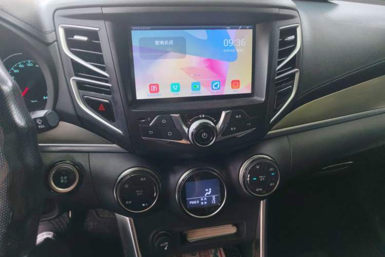 Used BYD Song New Energy 2017 Song DM 1.5TID All-Wheel Drive Luxury Model Audio And AC Panel