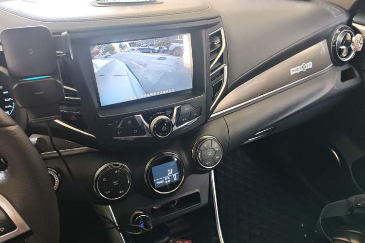 Used BYD Song New Energy 2017 Song DM 1.5TID All-Wheel Drive Luxury Model Audio And AC Panel