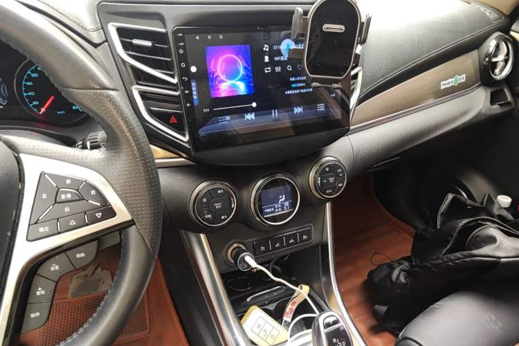 Used BYD Song New Energy 2017 Song DM 1.5TID All-Wheel Drive Luxury Model Audio And AC Panel