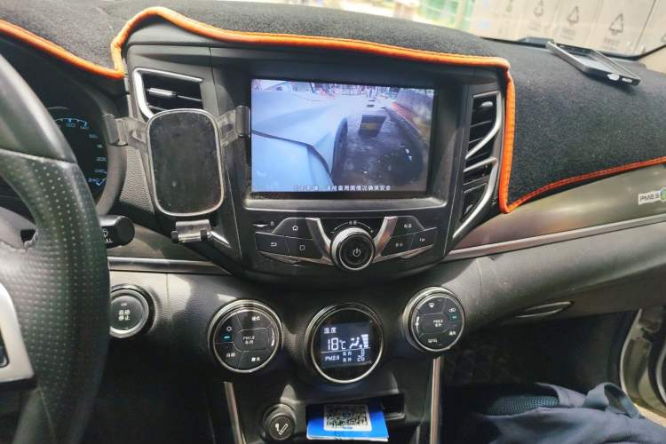 Used BYD Song New Energy 2017 Song DM 1.5TID All-Wheel Drive Luxury Model Audio And AC Panel