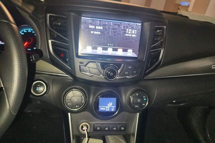 Used BYD Song New Energy 2017 Song DM 1.5TID All-Wheel Drive Luxury Model Audio And AC Panel