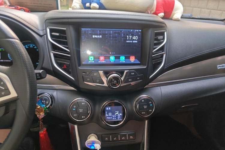 Used BYD Song New Energy 2017 Song DM 1.5TID All-Wheel Drive Luxury Model Audio And AC Panel