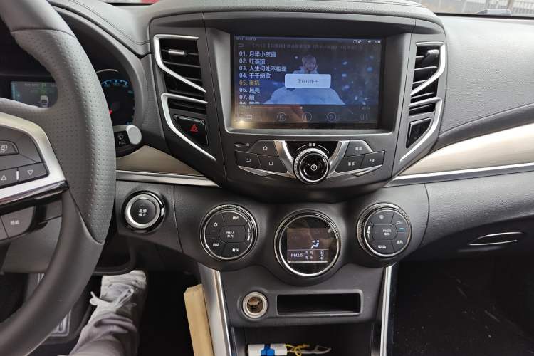Used BYD Song New Energy 2017 Song DM 1.5TID All-Wheel Drive Luxury Model Audio And AC Panel