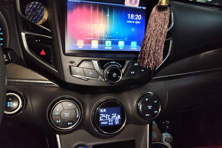 Used BYD Song New Energy 2017 Song DM 1.5TID All-Wheel Drive Luxury Model Audio And AC Panel