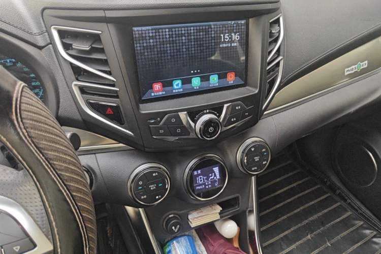 Used BYD Song New Energy 2017 Song DM 1.5TID All-Wheel Drive Luxury Model Audio And AC Panel