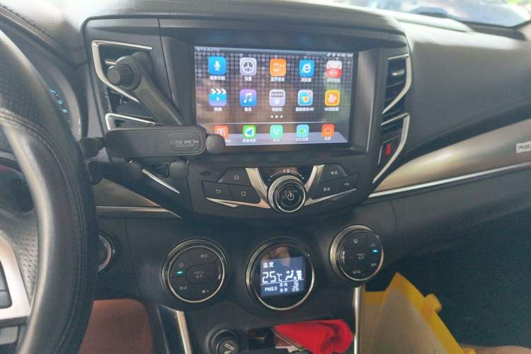 Used BYD Song New Energy 2017 Song DM 1.5TID All-Wheel Drive Luxury Model Audio And AC Panel