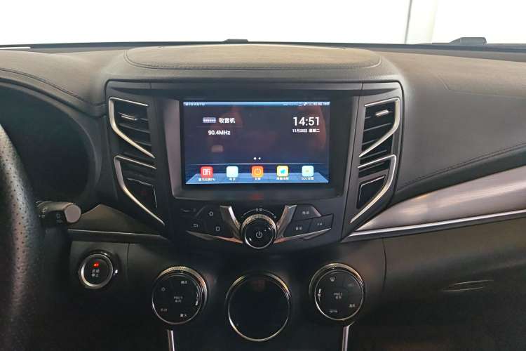 Used BYD Song New Energy 2017 Song DM 1.5TID All-Wheel Drive Luxury Model Audio And AC Panel