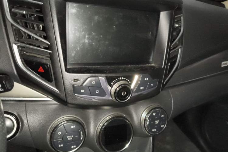 Used BYD Song New Energy 2017 Song DM 1.5TID All-Wheel Drive Prestige Model Audio And AC Panel