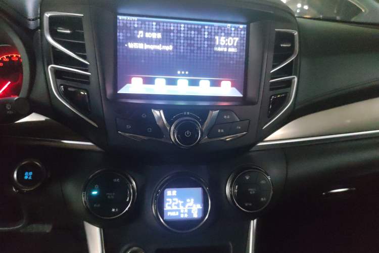 Used BYD Song New Energy 2017 Song DM 1.5TID All-Wheel Drive Luxury Model Audio And AC Panel