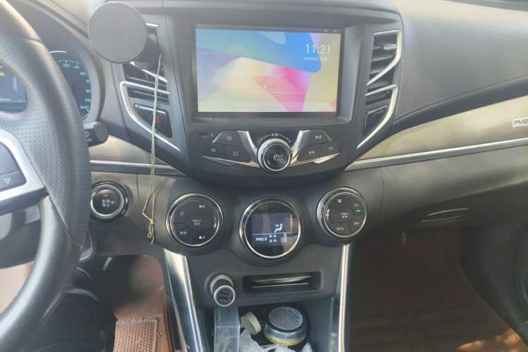 Used BYD Song New Energy 2017 Song DM 1.5TID All-Wheel Drive Luxury Model Audio And AC Panel