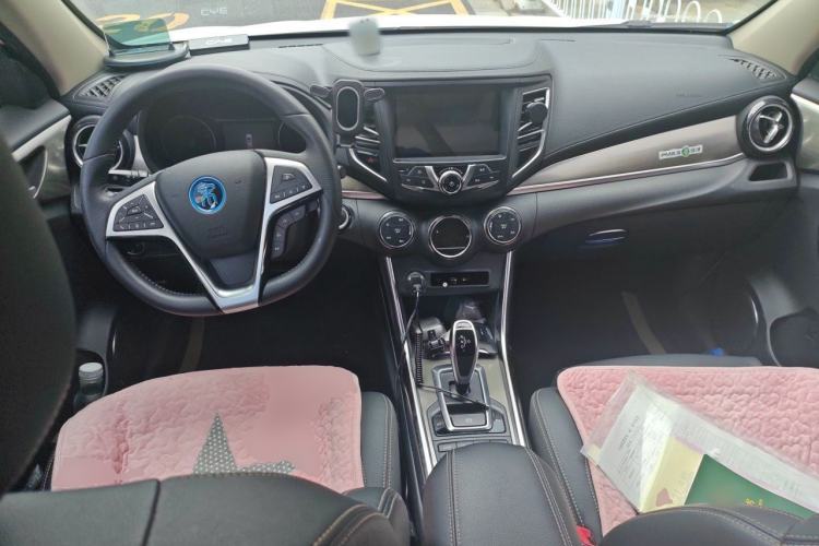 Used BYD Song New Energy 2017 Song DM 1.5TID All-Wheel Drive Prestige Model Center Console