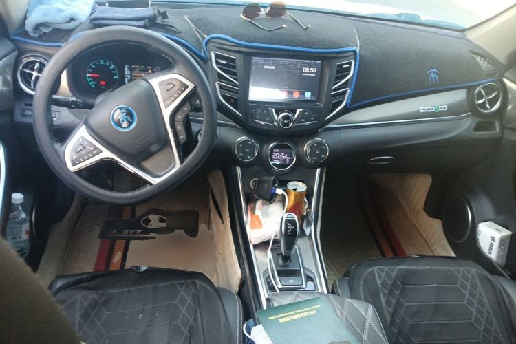 Used BYD Song New Energy 2017 Song DM 1.5TID All-Wheel Drive Luxury Model Center Console