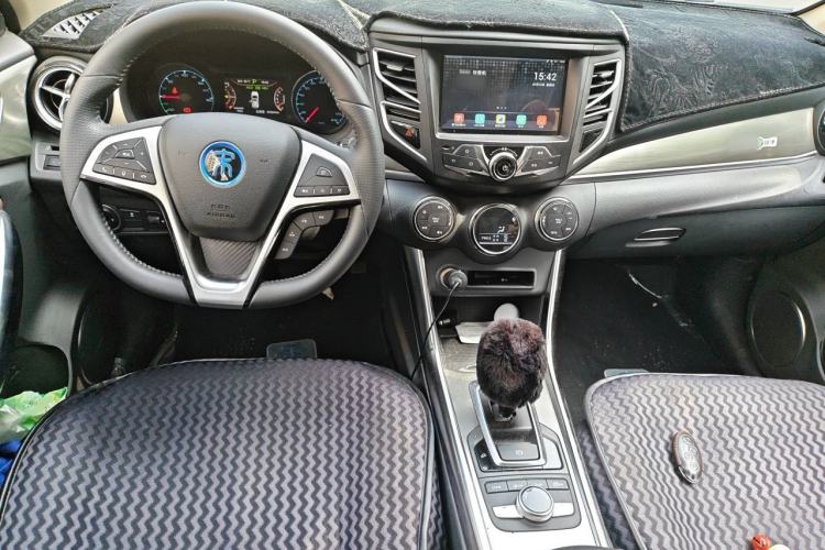 Used BYD Song New Energy 2017 Song DM 1.5TID All-Wheel Drive Luxury Model Center Console