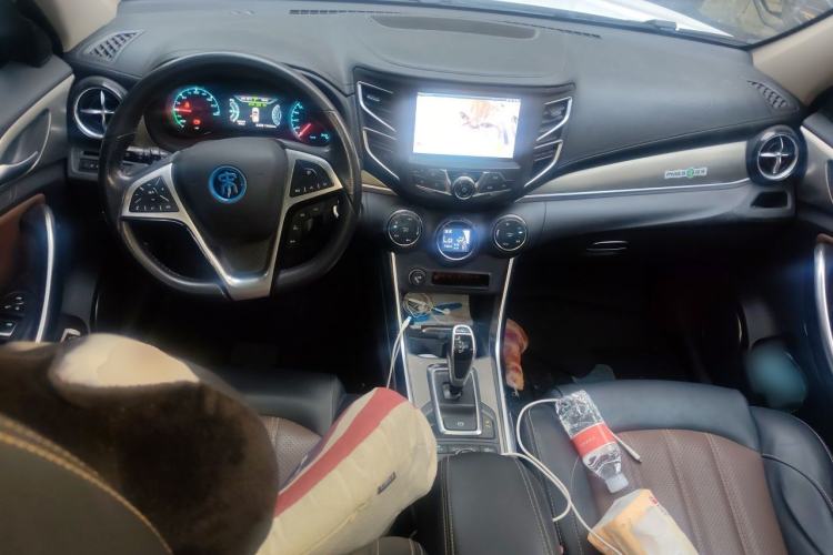 Used BYD Song New Energy 2017 Song DM 1.5TID All-Wheel Drive Prestige Model Center Console