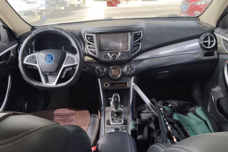 Used BYD Song New Energy 2017 Song DM 1.5TID All-Wheel Drive Prestige Model Center Console