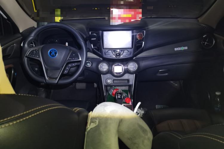 Used BYD Song New Energy 2017 Song DM 1.5TID All-Wheel Drive Luxury Model Center Console