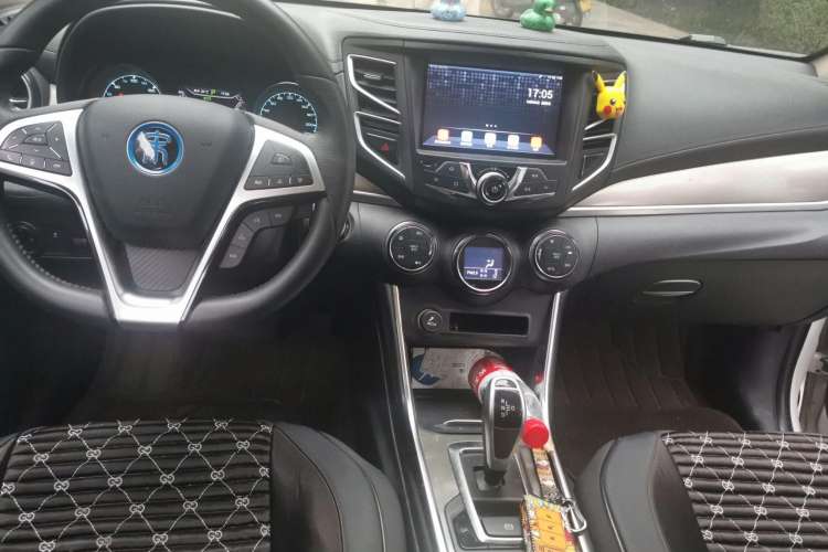 Used BYD Song New Energy 2017 Song DM 1.5TID All-Wheel Drive Prestige Model Center Console