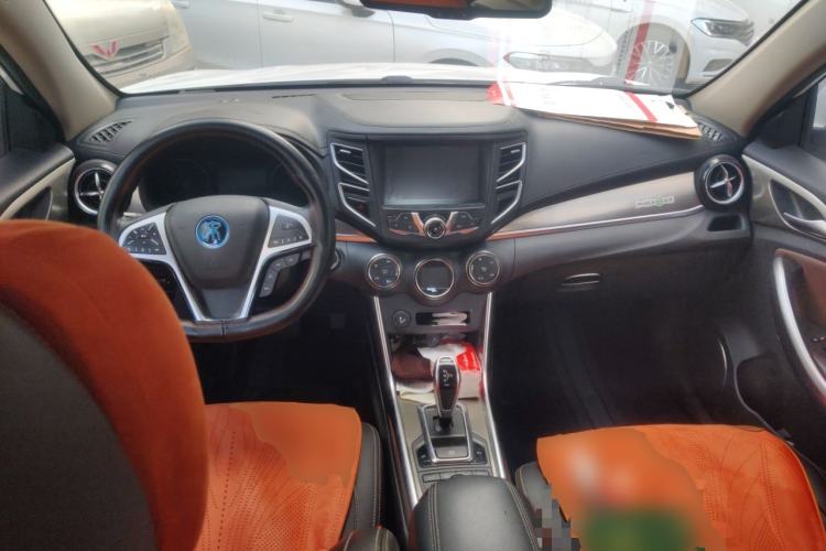 Used BYD Song New Energy 2017 Song DM 1.5TID All-Wheel Drive Luxury Model Center Console