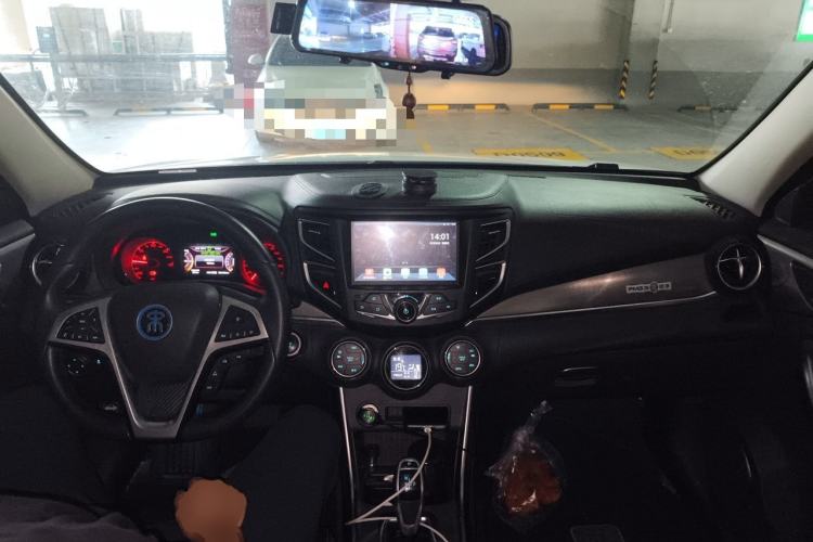 Used BYD Song New Energy 2017 Song DM 1.5TID All-Wheel Drive Luxury Model Center Console