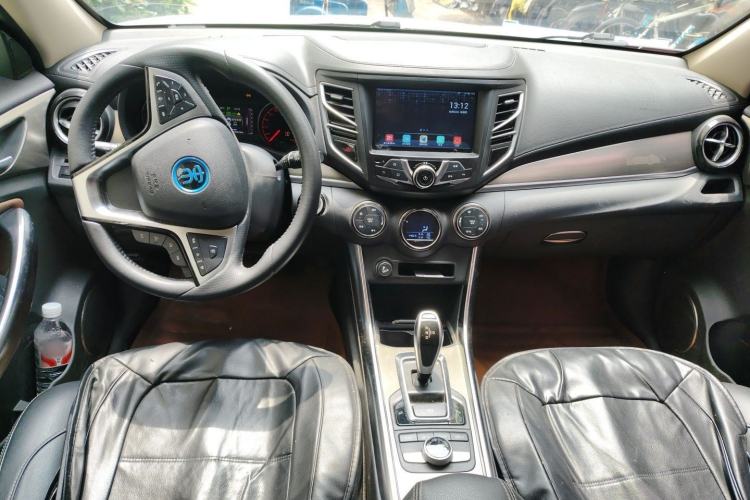 Used BYD Song New Energy 2017 Song DM 1.5TID All-Wheel Drive Luxury Model Center Console