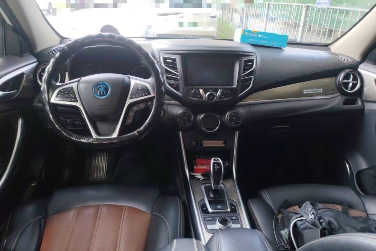 Used BYD Song New Energy 2017 Song DM 1.5TID All-Wheel Drive Luxury Model Center Console