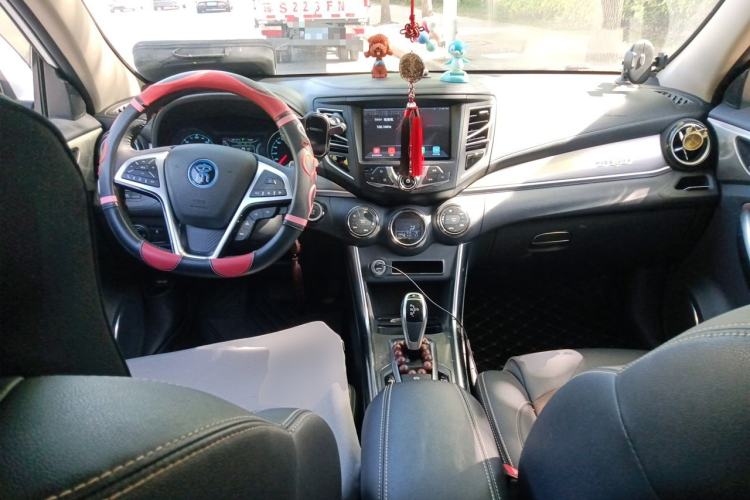 Used BYD Song New Energy 2017 Song DM 1.5TID All-Wheel Drive Luxury Model Center Console