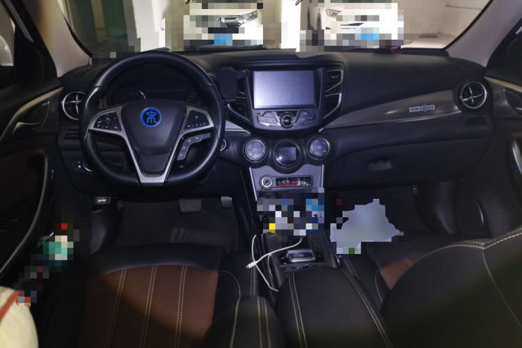 Used BYD Song New Energy 2017 Song DM 1.5TID All-Wheel Drive Luxury Model Center Console