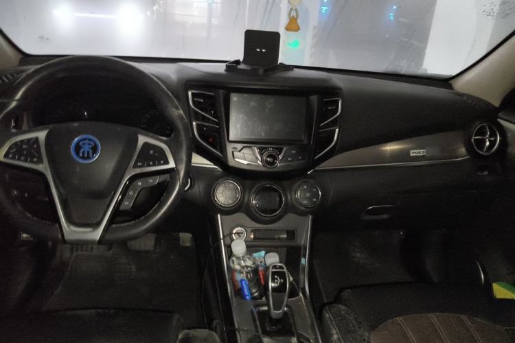 Used BYD Song New Energy 2017 Song DM 1.5TID All-Wheel Drive Prestige Model Center Console