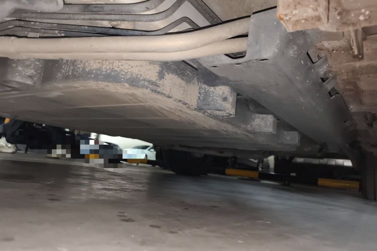 Used BYD Song New Energy 2017 Song DM 1.5TID All-Wheel Drive Luxury Model Chassis Front Left