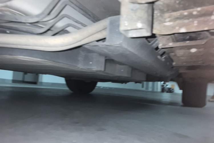 Used BYD Song New Energy 2017 Song DM 1.5TID All-Wheel Drive Luxury Model Chassis Front Left