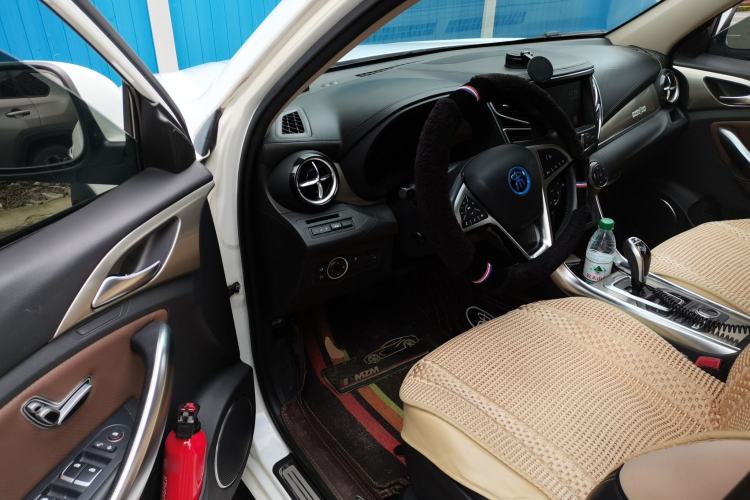 Used BYD Song New Energy 2017 Song DM 1.5TID All-Wheel Drive Prestige Model Driver Seat