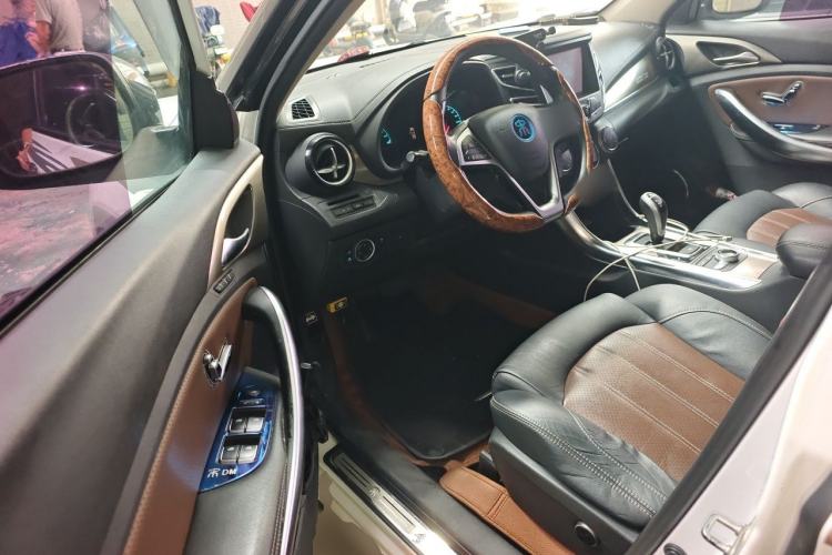 Used BYD Song New Energy 2017 Song DM 1.5TID All-Wheel Drive Luxury Model Driver Seat