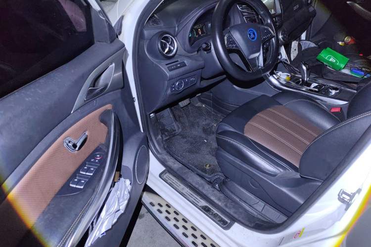 Used BYD Song New Energy 2017 Song DM 1.5TID All-Wheel Drive Prestige Model Driver Seat