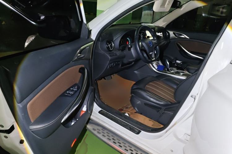 Used BYD Song New Energy 2017 Song DM 1.5TID All-Wheel Drive Luxury Model Driver Seat
