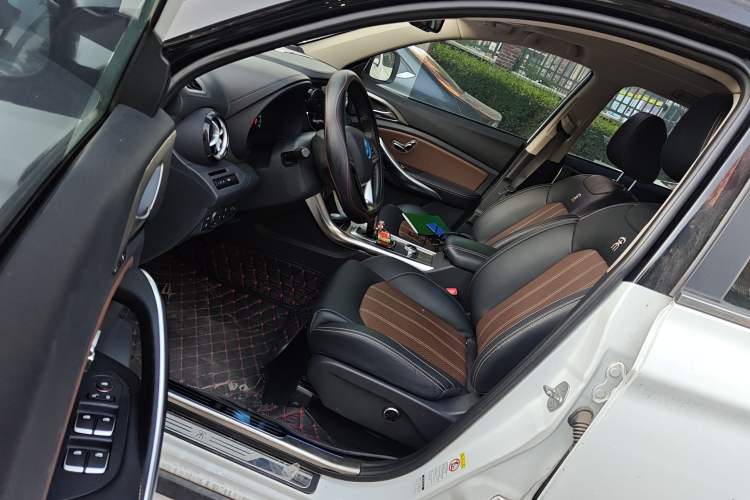 Used BYD Song New Energy 2017 Song EV300 Prestige Model Driver Seat