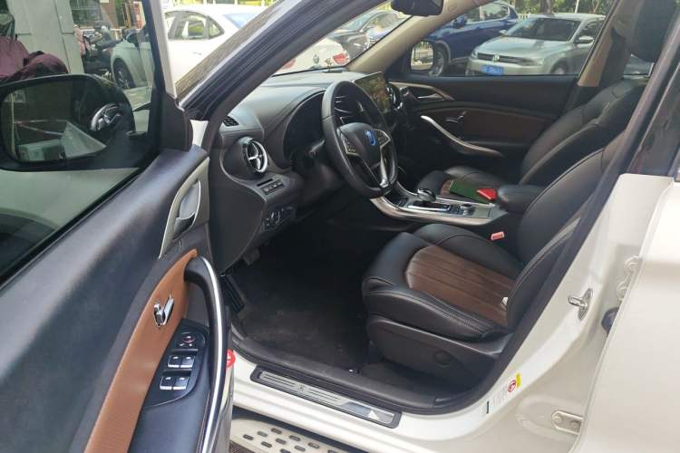 Used BYD Song New Energy 2017 Song DM 1.5TID All-Wheel Drive Luxury Model Driver Seat