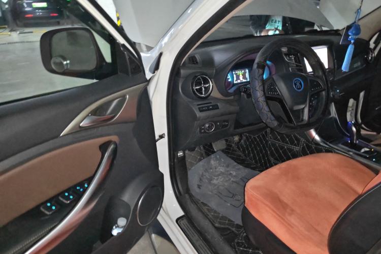 Used BYD Song New Energy 2017 Song DM 1.5TID All-Wheel Drive Luxury Model Driver Seat