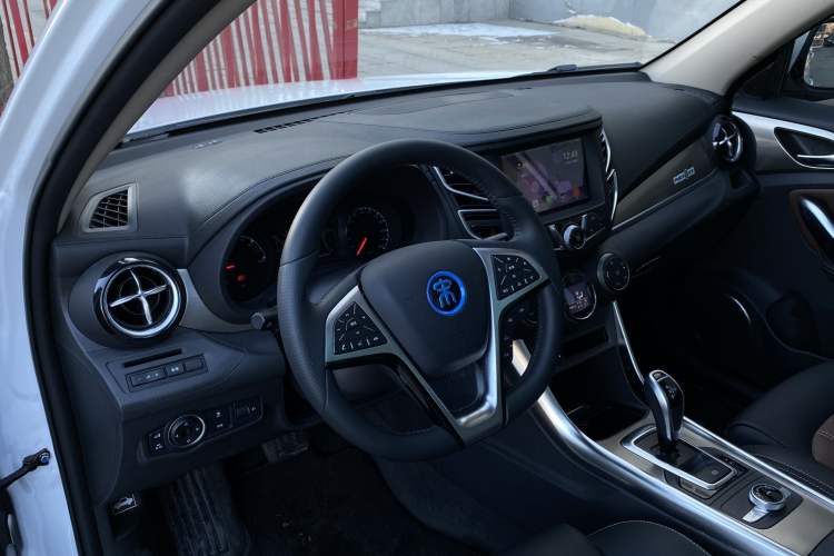 Used BYD Song New Energy 2017 Song EV300 Prestige Model Driver Seat