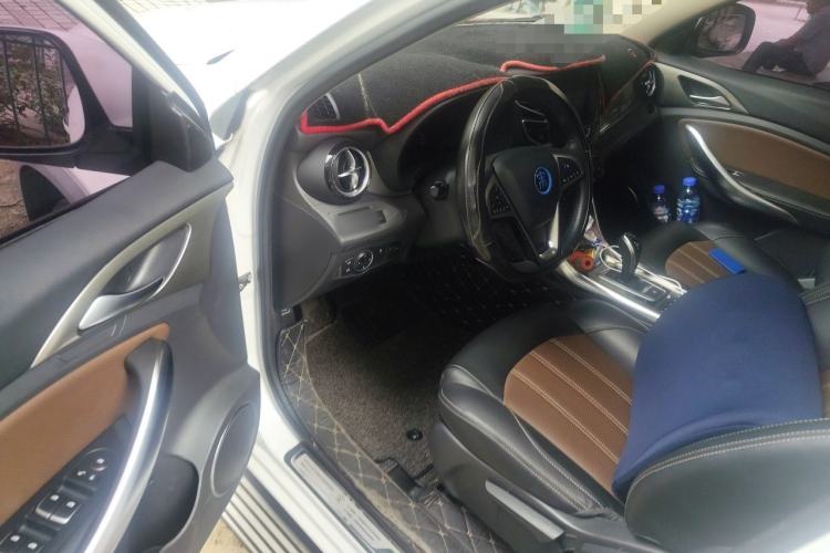 Used BYD Song New Energy 2017 Song DM 1.5TID All-Wheel Drive Luxury Model Driver Seat