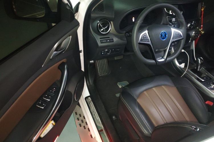 Used BYD Song New Energy 2017 Song DM 1.5TID All-Wheel Drive Luxury Model Driver Seat