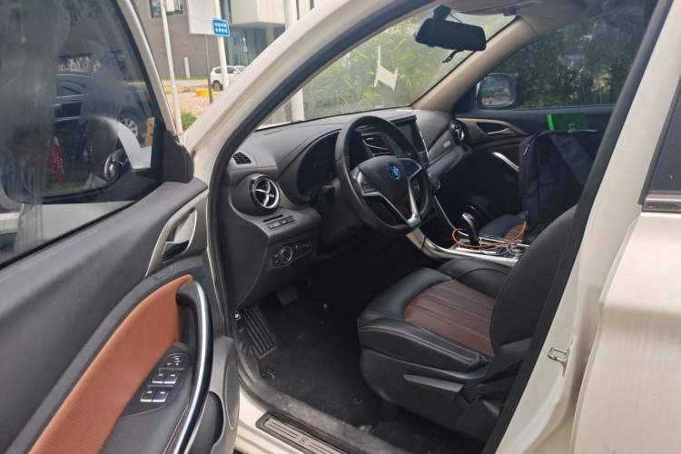 Used BYD Song New Energy 2017 Song DM 1.5TID All-Wheel Drive Luxury Model Driver Seat