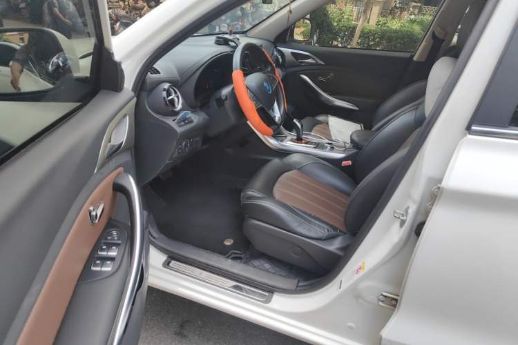 Used BYD Song New Energy 2017 Song DM 1.5TID All-Wheel Drive Prestige Model Driver Seat