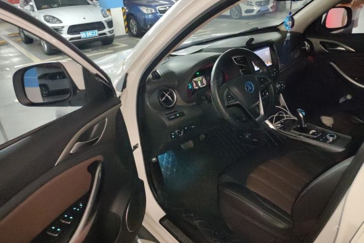 Used BYD Song New Energy 2017 Song DM 1.5TID All-Wheel Drive Luxury Model Driver Seat
