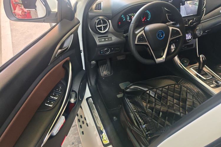 Used BYD Song New Energy 2017 Song DM 1.5TID All-Wheel Drive Luxury Model Driver Seat