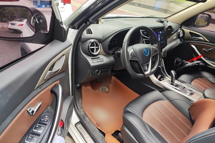Used BYD Song New Energy 2017 Song DM 1.5TID All-Wheel Drive Luxury Model Driver Seat